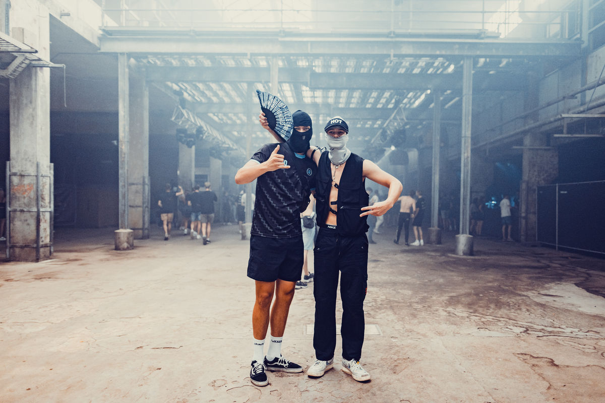 Loading... just a sec